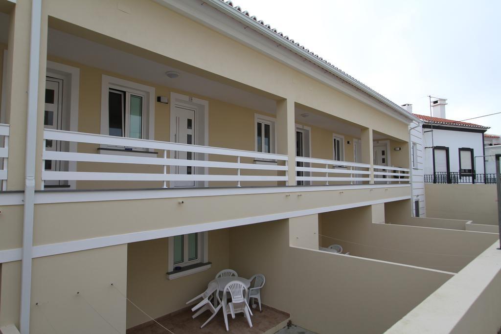 Costa & Isaias Apartamentos Angra do Heroísmo Екстериор снимка