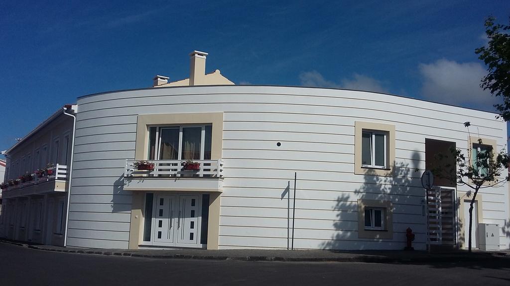 Costa & Isaias Apartamentos Angra do Heroísmo Екстериор снимка