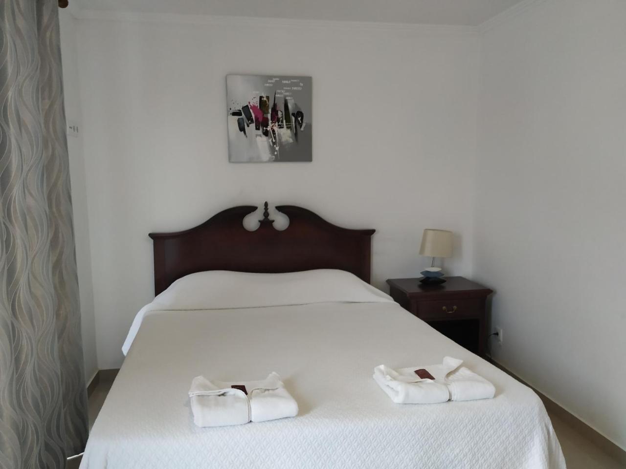 Costa & Isaias Apartamentos Angra do Heroísmo Екстериор снимка