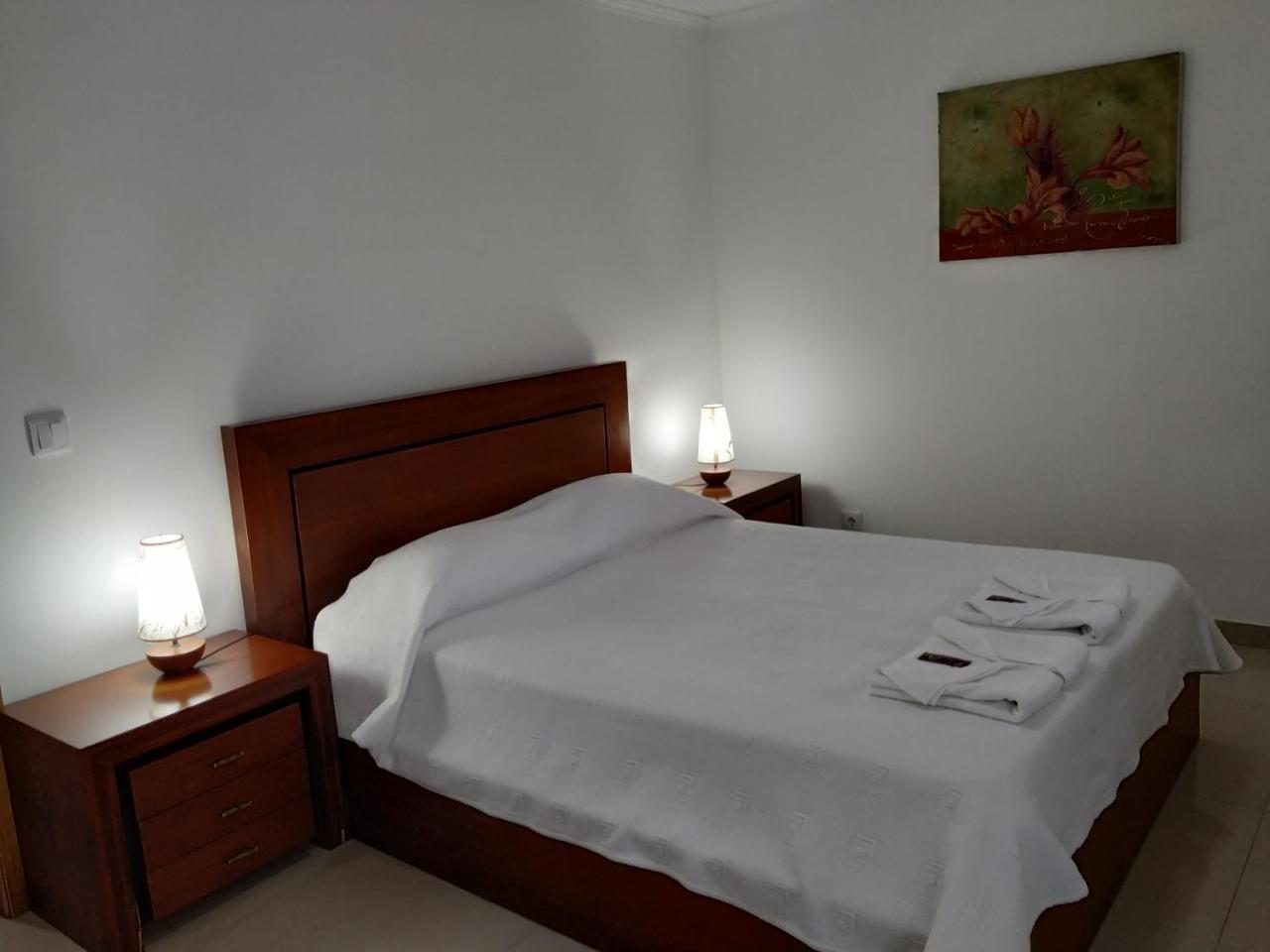 Costa & Isaias Apartamentos Angra do Heroísmo Екстериор снимка
