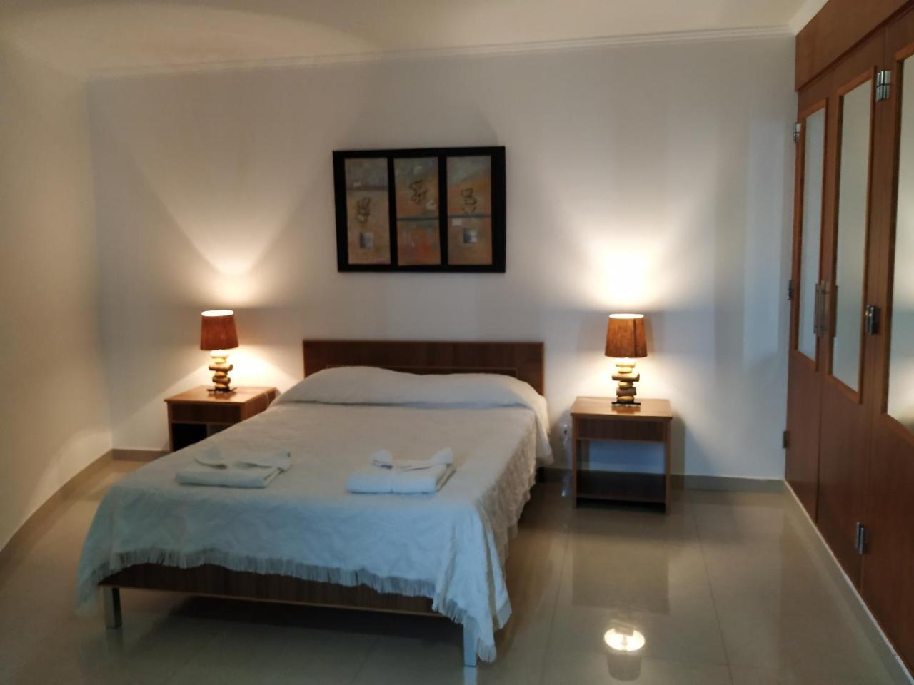 Costa & Isaias Apartamentos Angra do Heroísmo Екстериор снимка