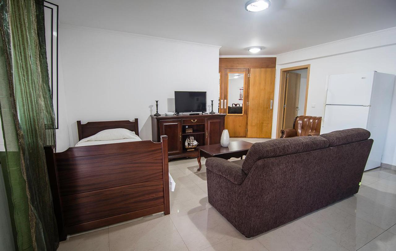 Costa & Isaias Apartamentos Angra do Heroísmo Екстериор снимка