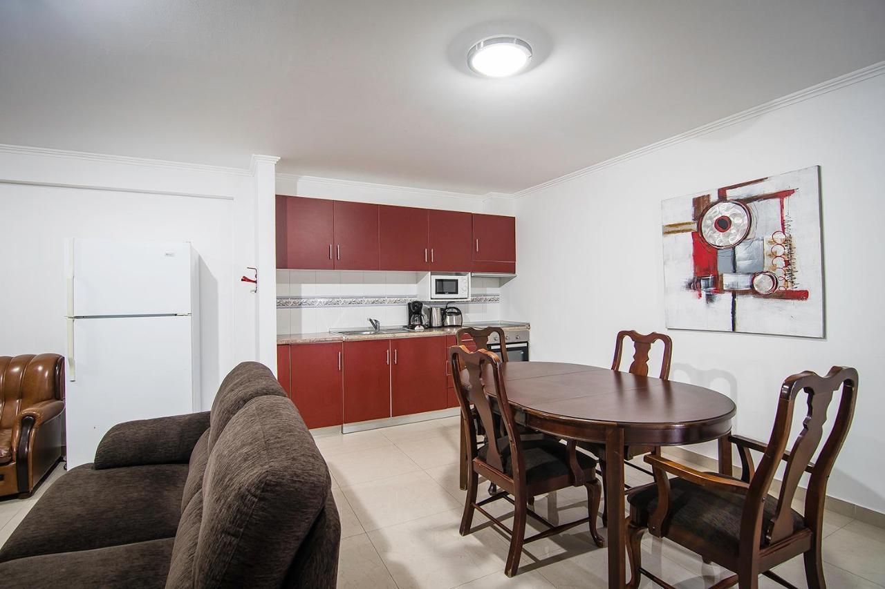Costa & Isaias Apartamentos Angra do Heroísmo Екстериор снимка